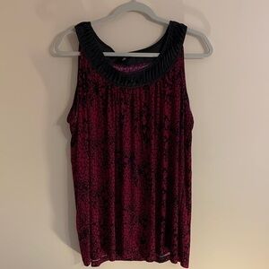 Women’s gently used sleeveless 1x blouse